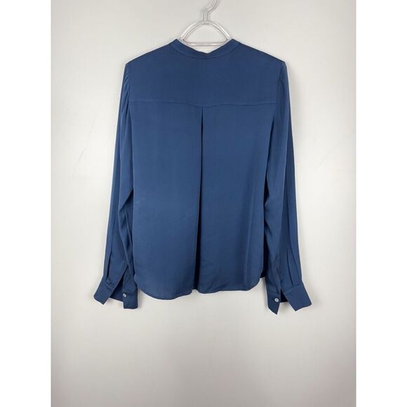 Vince Silk Crepe Hidden Buttons Minimalist Blouse Sz 8 Career Blue Office - Picture 6 of 6
